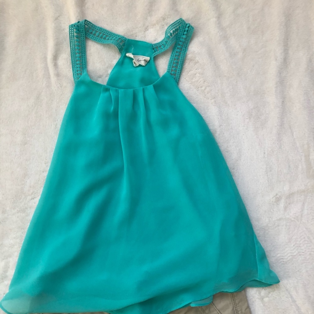 turquoise top